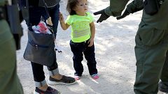 Image: Border Patrol Agents Detain Migrants Near US-Mexico Border
