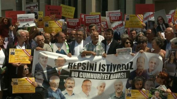 Cumhuriyet davasında ara karar: 7 tahliye Cumhuriyet davasında ara karar: 7 tahliye