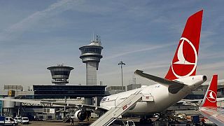 بريطانيا ترفع حظر الأجهزة الإلكترونية على الطائرات القادمة من تركيا