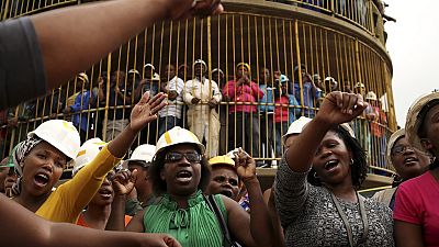 Afrique du Sud : des femmes mineurs suspendues pour refus de se déshabiller (syndicat)
