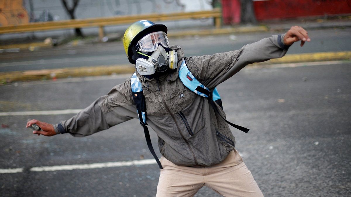 ادامه اعتراضات در ونزوئلا، در آستانه انتخابات برای تشکیل مجمع ملی