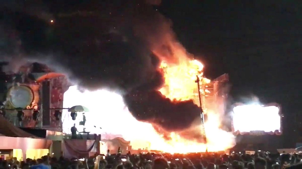 اسبانيا: اجلاء 22 ألف شخص إثر اندلاع حريق خلال مهرجان موسيقي