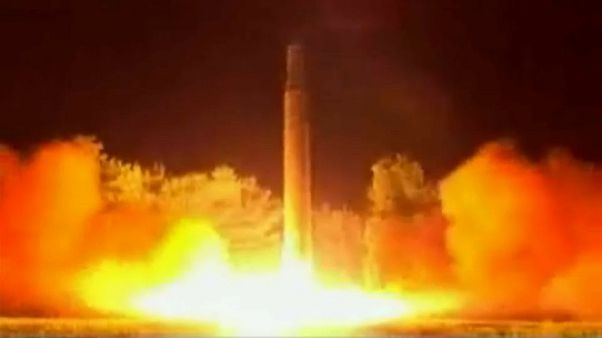Trump und Abe: Gemeinsam gegen Kim Jong-Un und seine Raketentests Trump und Abe: Gemeinsam gegen Kim Jong-Un und seine Raketentests