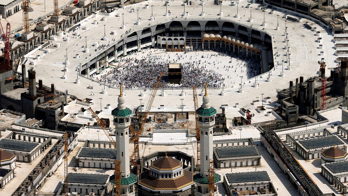 عربستان: درخواست قطر برای بین المللی کردن مکان‌های مقدس «اعلام جنگ» است