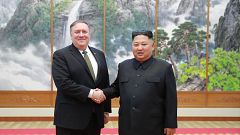 Image: Mike Pompeo and Kim Jong Un in 2018