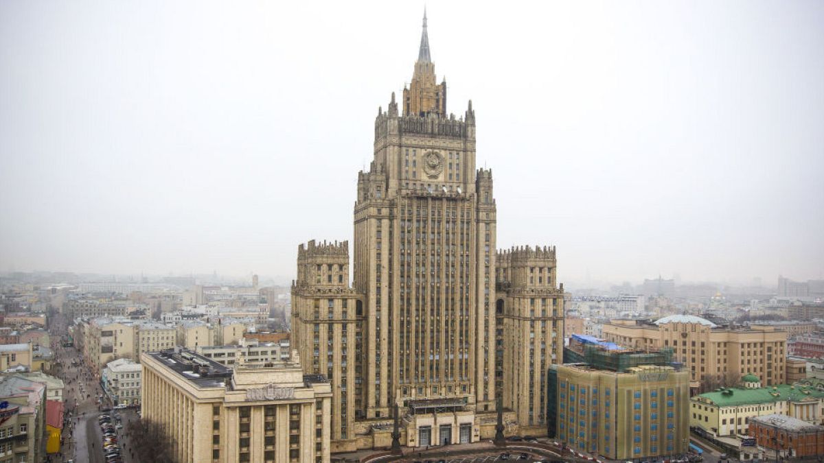 فعالیت ۷۵۵ دیپلمات و خدمه مراکز دیپلماتیک آمریکا در روسیه متوقف می‌شود