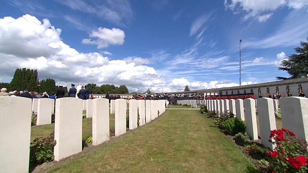 Az első világháború áldozataira emlékeztek a Tyne Cot temetőben Az első világháború áldozataira emlékeztek a Tyne Cot temetőben