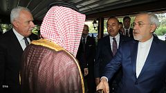 ظریف و عادل جبیر با یکدیگر دست دادند