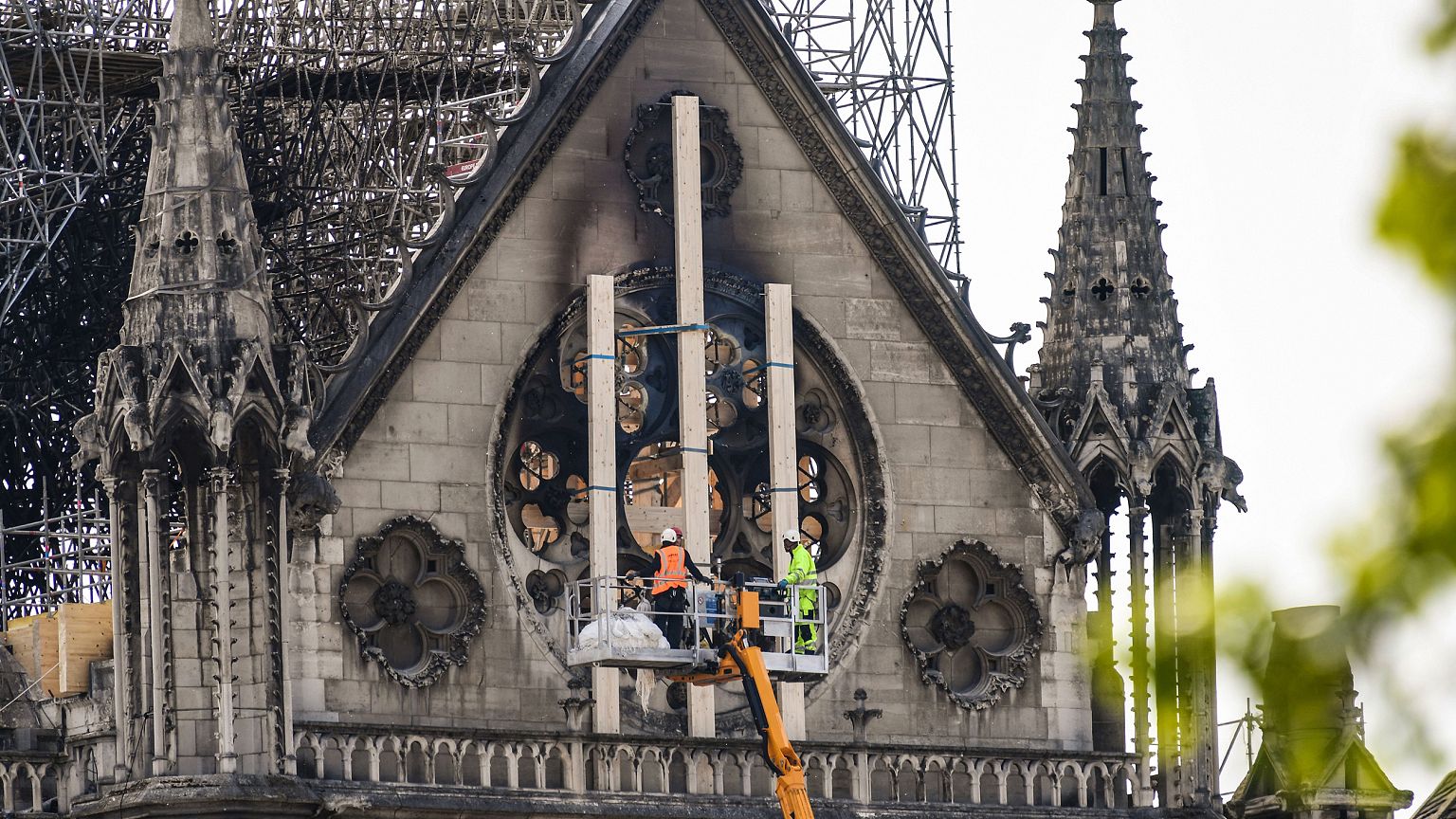 Image: BESTPIX - TOPSHOT-FRANCE-FIRE-NOTRE DAME