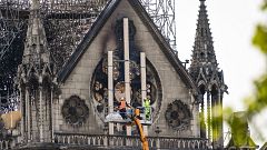 Image: BESTPIX - TOPSHOT-FRANCE-FIRE-NOTRE DAME