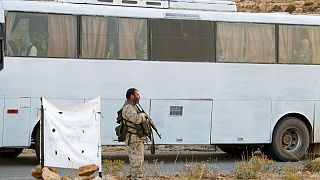 Militanti sunniti evacuati dal Libano verso la Siria