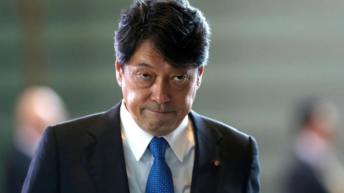 تعديل وزاري في اليابان يشمل وزيري الخارجية والدفاع