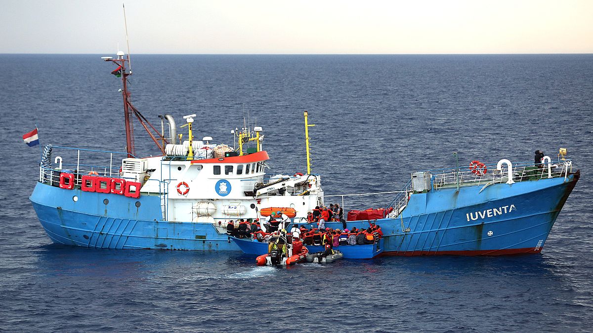 البرلمان الإيطالي يوافق على مهمات بحرية في ليبيا