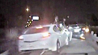 شرطي ينجو بأعجوبة من دهس سيارة رجل مخمور في تكساس