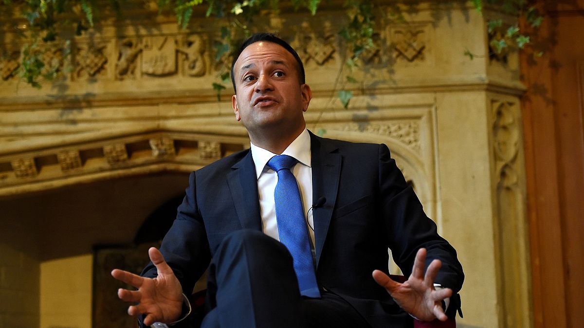 Primeiro-ministro irlandês avisa Irlanda do Norte sobre Brexit