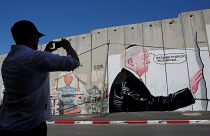 Ο Τραμπ σε τοίχο της Δυτικής Όχθης