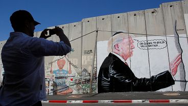"Je vais te construire un frère", Trump parle au mur à Bethléem