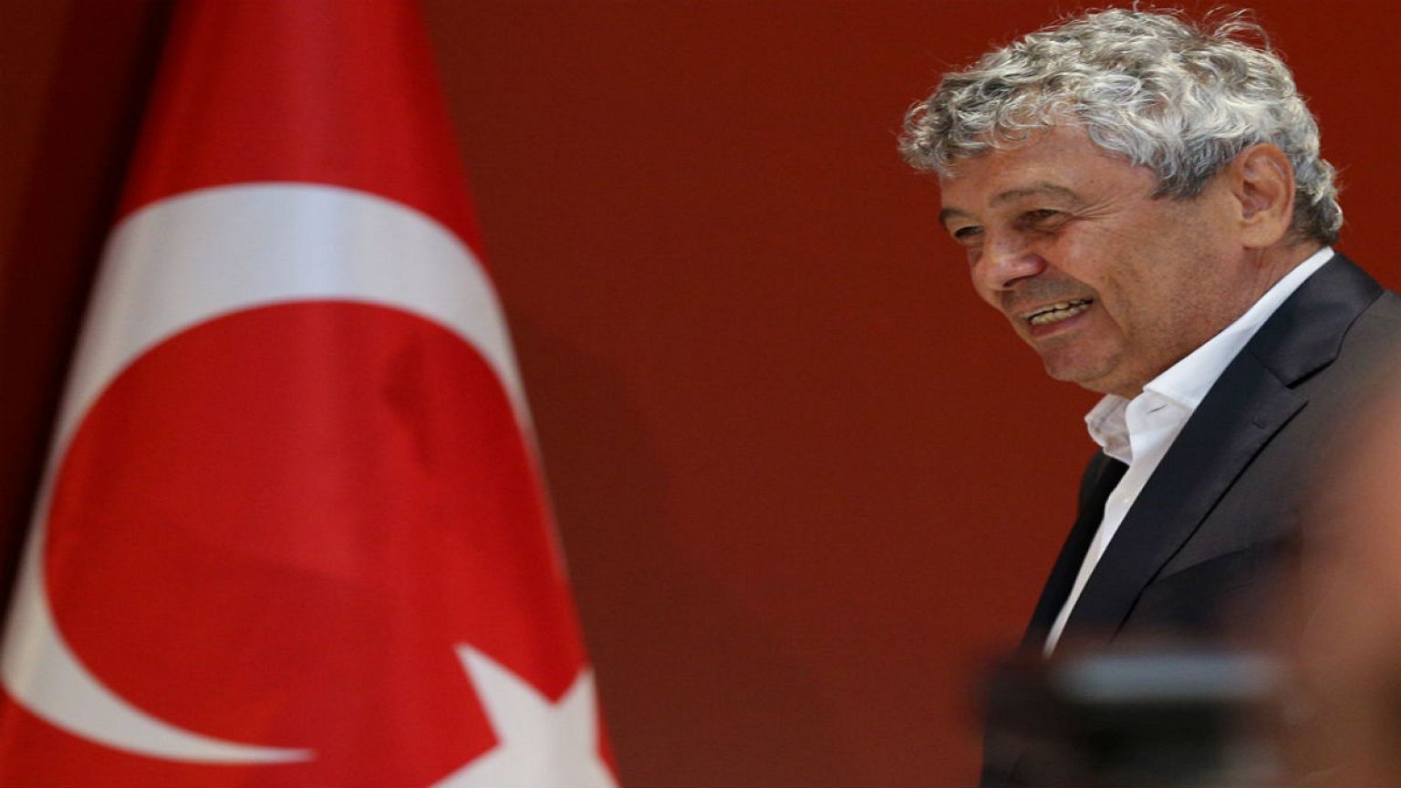 Mircea Lucescu'dan Arda Turan'a 'dön' mesajı