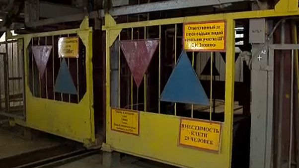Continúa el rescate de mineros rusos en una mina de diamantes Continúa el rescate de mineros rusos en una mina de diamantes