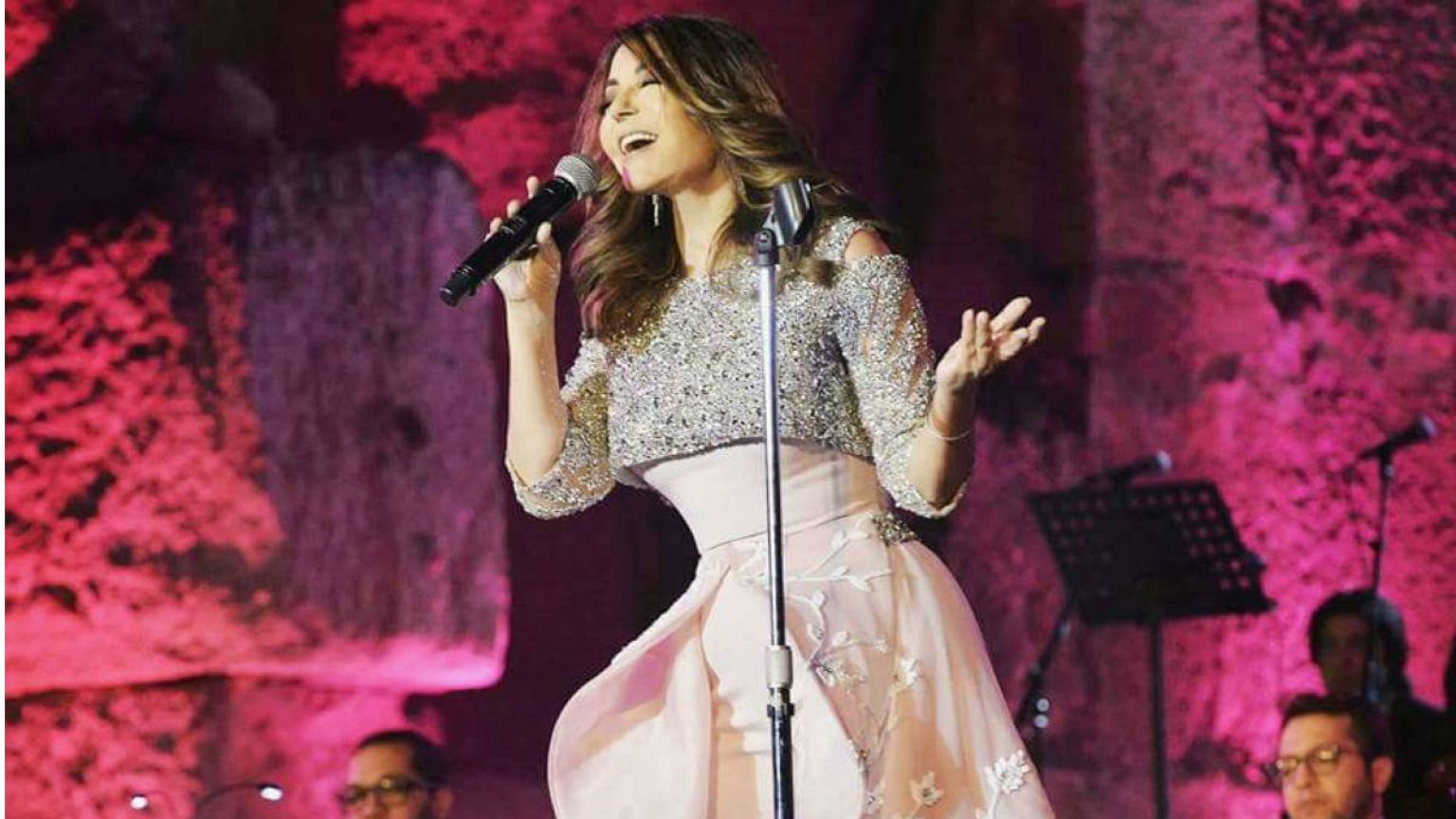 سميرة سعيد تحقق حلمها بحفلة للتاريخ وتتألق في آخر ليالي مهرجان بعلبك