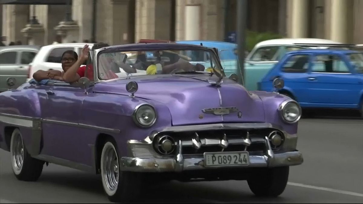 El atractivo turístico de los coches cubanos