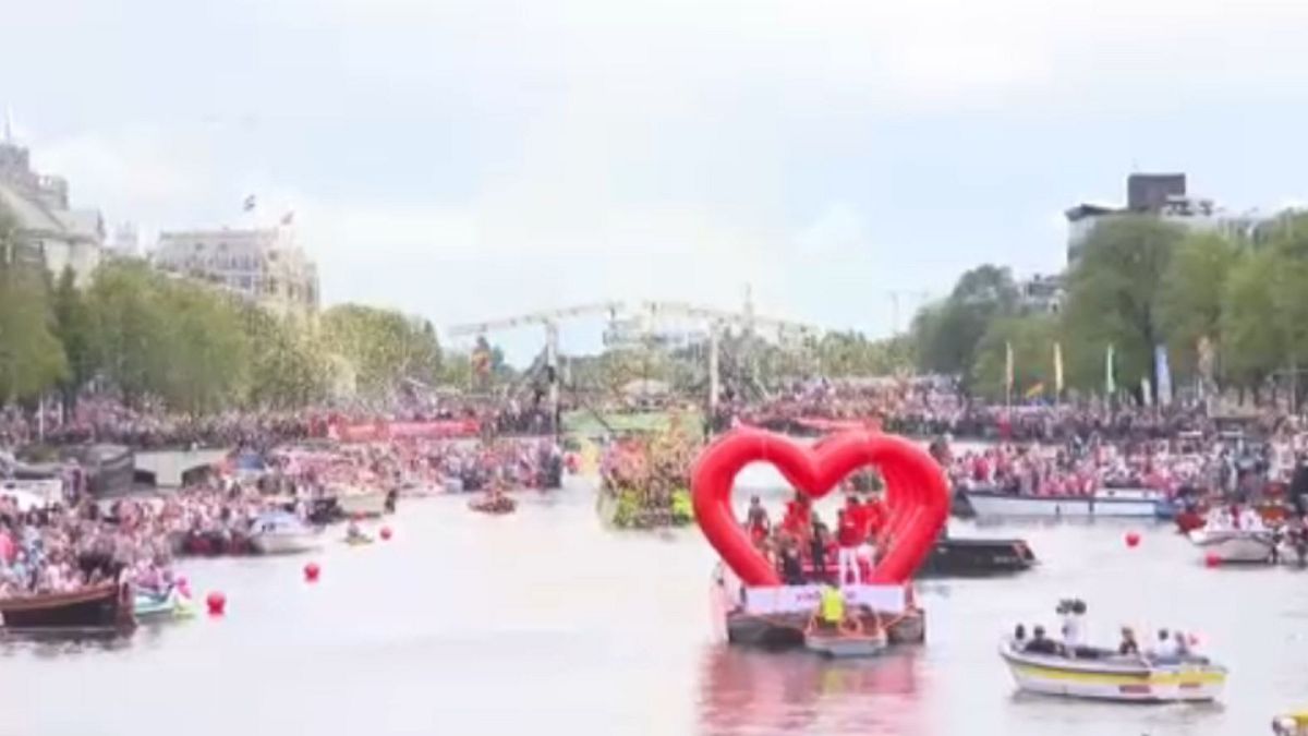 Gay Pride στο Άμστερνταμ μέσα στα κανάλια