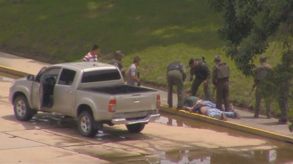 Venezuela: caccia ai ribelli in fuga dopo il tentativo di 'golpe' Venezuela: caccia ai ribelli in fuga dopo il tentativo di 'golpe'