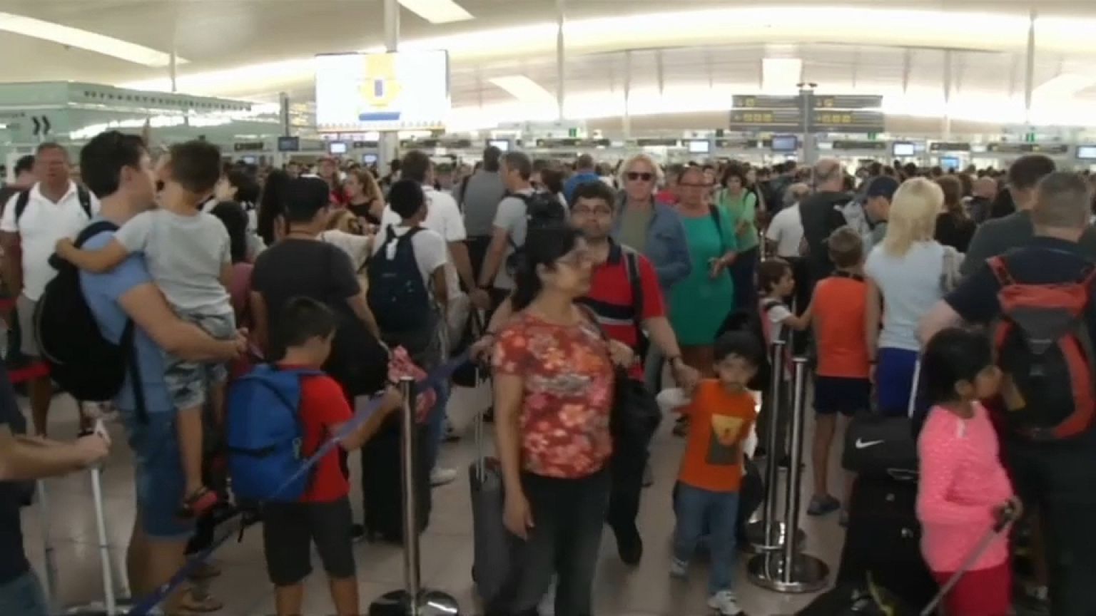 Continúa la huelga en los controles del aeropuerto de El Prat
