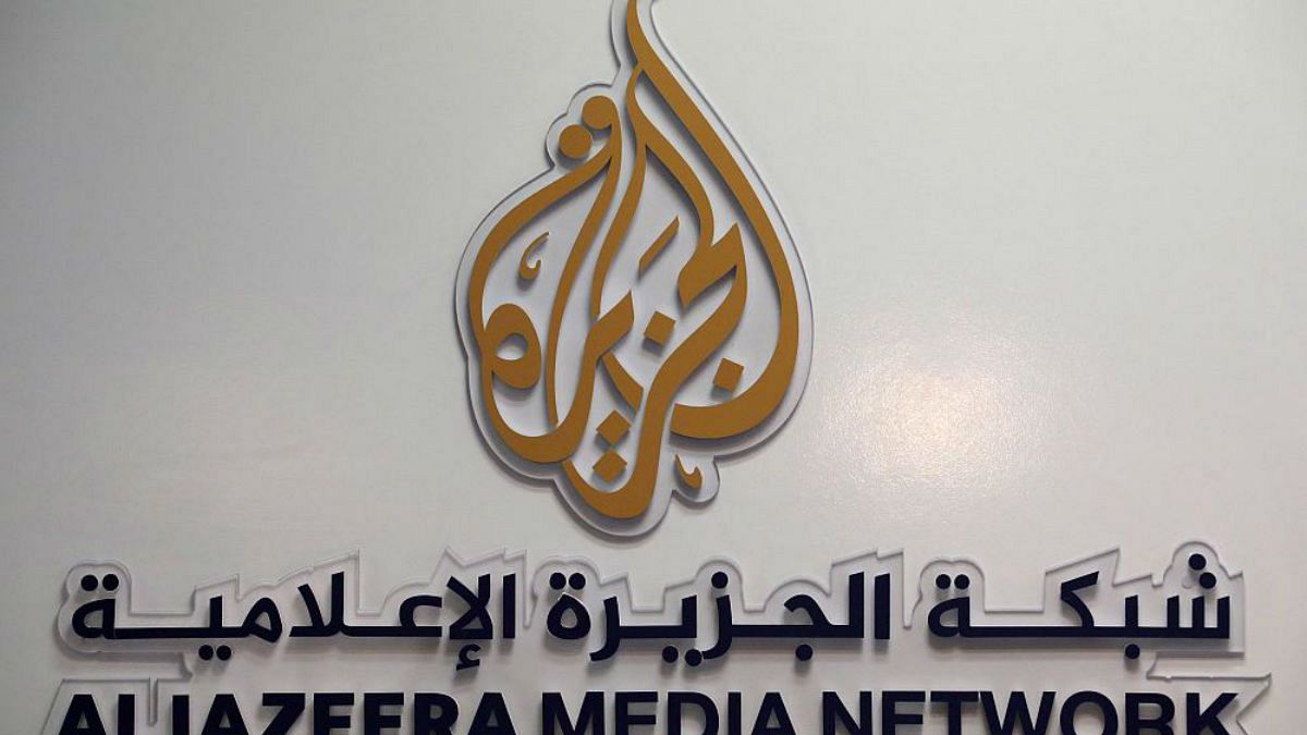 مذيعة في الجزيرة: الوكلاء العرب للصهاينة حثوا حليفتهم اسرائيل على اغلاق مكاتب القناة