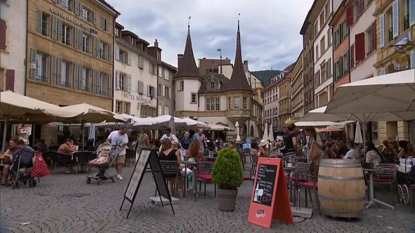 Schweiz debattiert Mindestlohn von 20 Franken pro Stunde Schweiz debattiert Mindestlohn von 20 Franken pro Stunde