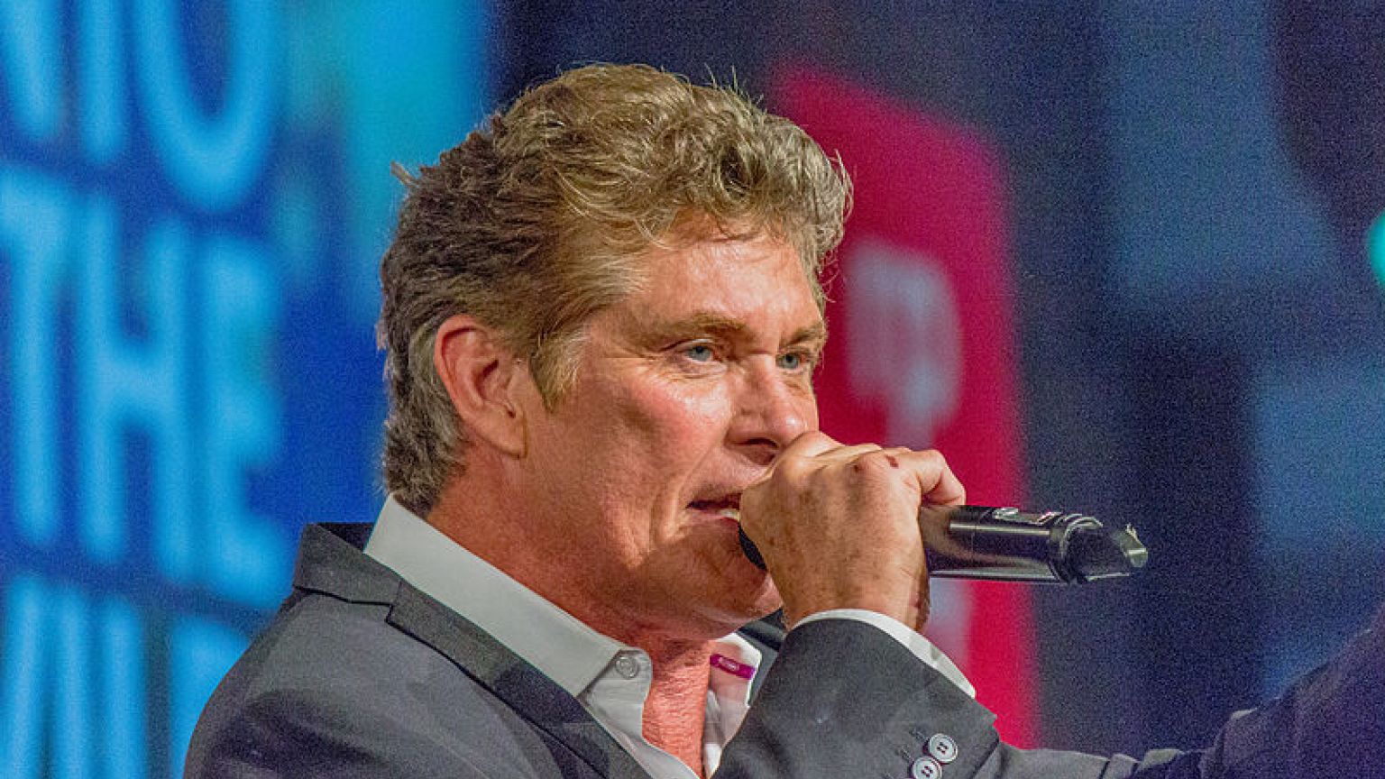 Millionenfach geklickt: Hasselhoff bringt mit viralem Video die 70er zurück