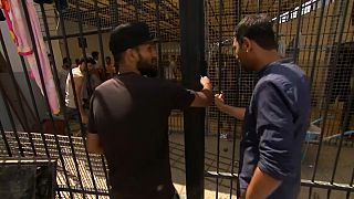 Libya: Avrupa'ya gitmek hayali kuran kaçak göçmenler hapishanelerde