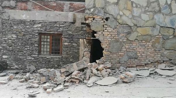 Cina, la terra continua a tremare Cina, la terra continua a tremare