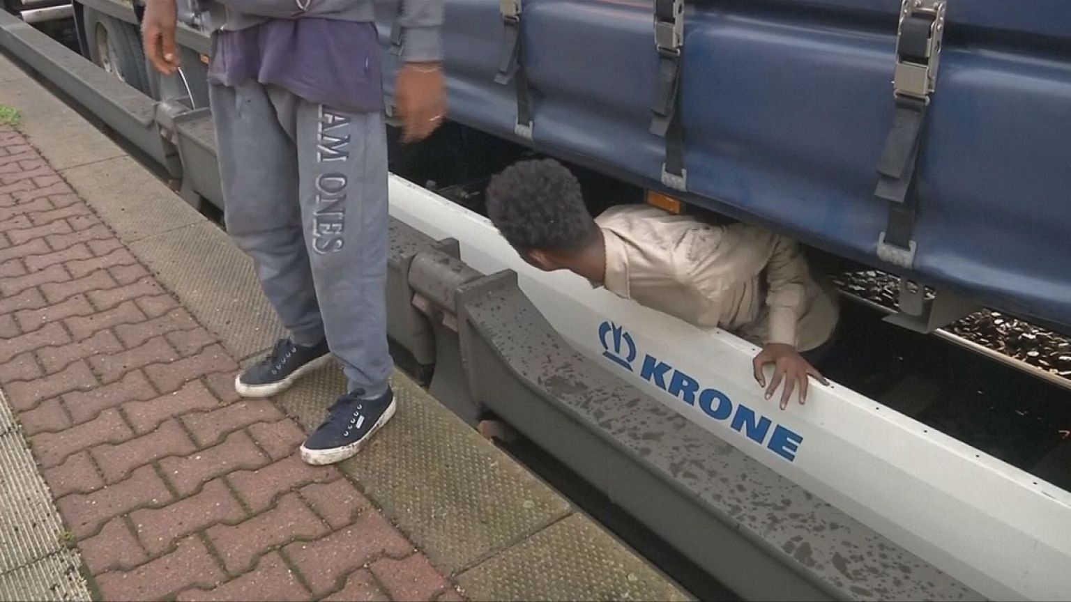 Almanya'nın güney batı sınırında 20 kaçak göçmen yakalandı