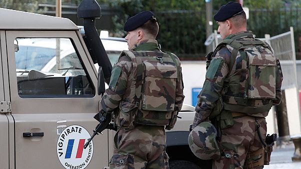 Γαλλία: Συνελήφθη άνδρας ως ύποπτος για την επίθεση σε βάρος στρατιωτών Γαλλία: Συνελήφθη άνδρας ως ύποπτος για την επίθεση σε βάρος στρατιωτών