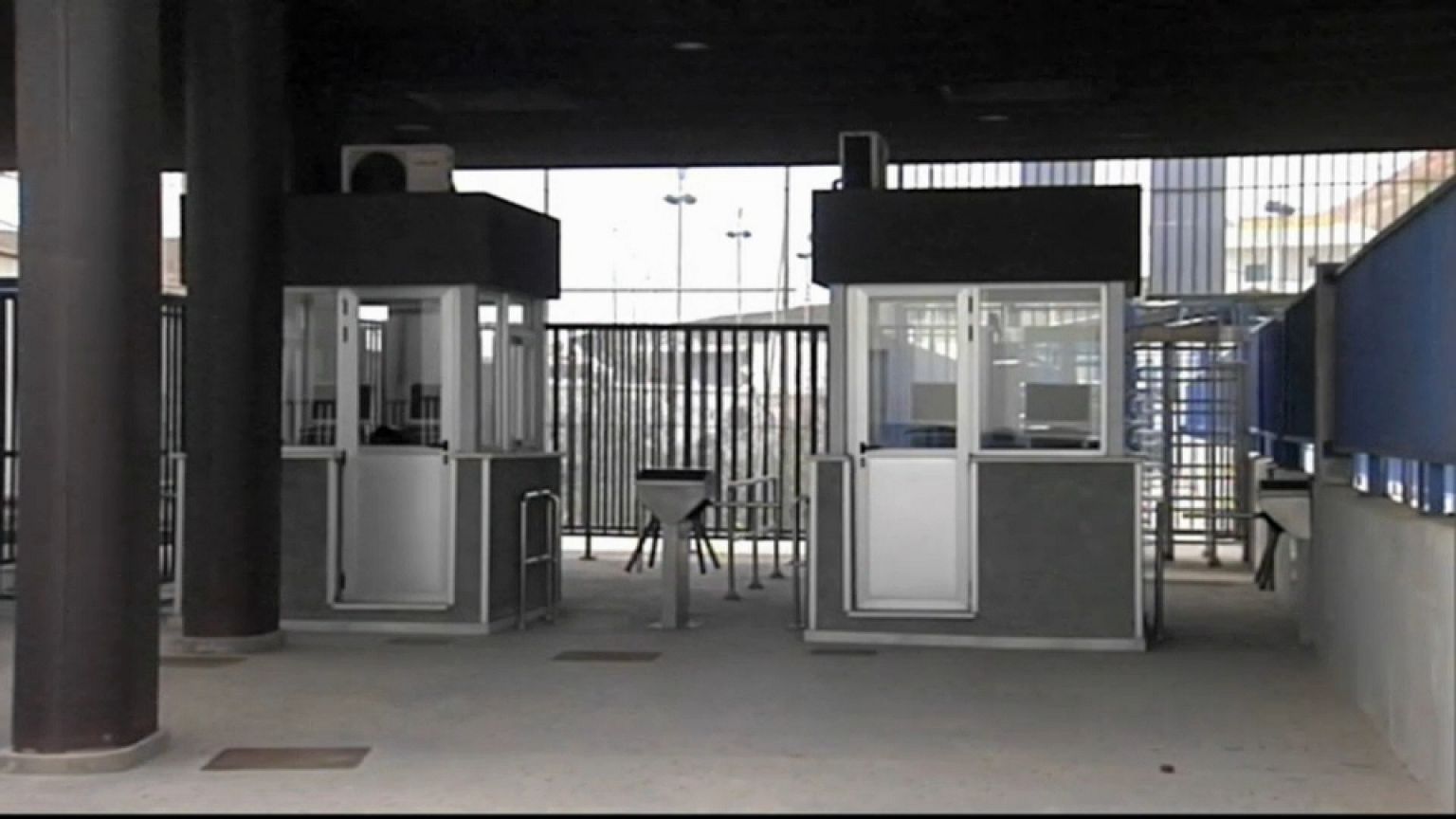 Ceuta cierra la frontera una semana al paso de mercancías