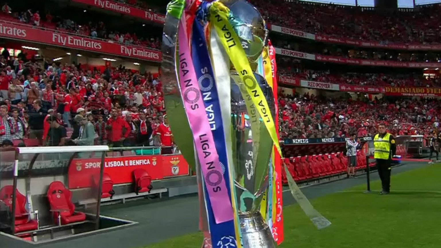 Liga Portuguesa J1: FC Porto goleia e ganha vantagem a Benfica e Sporting