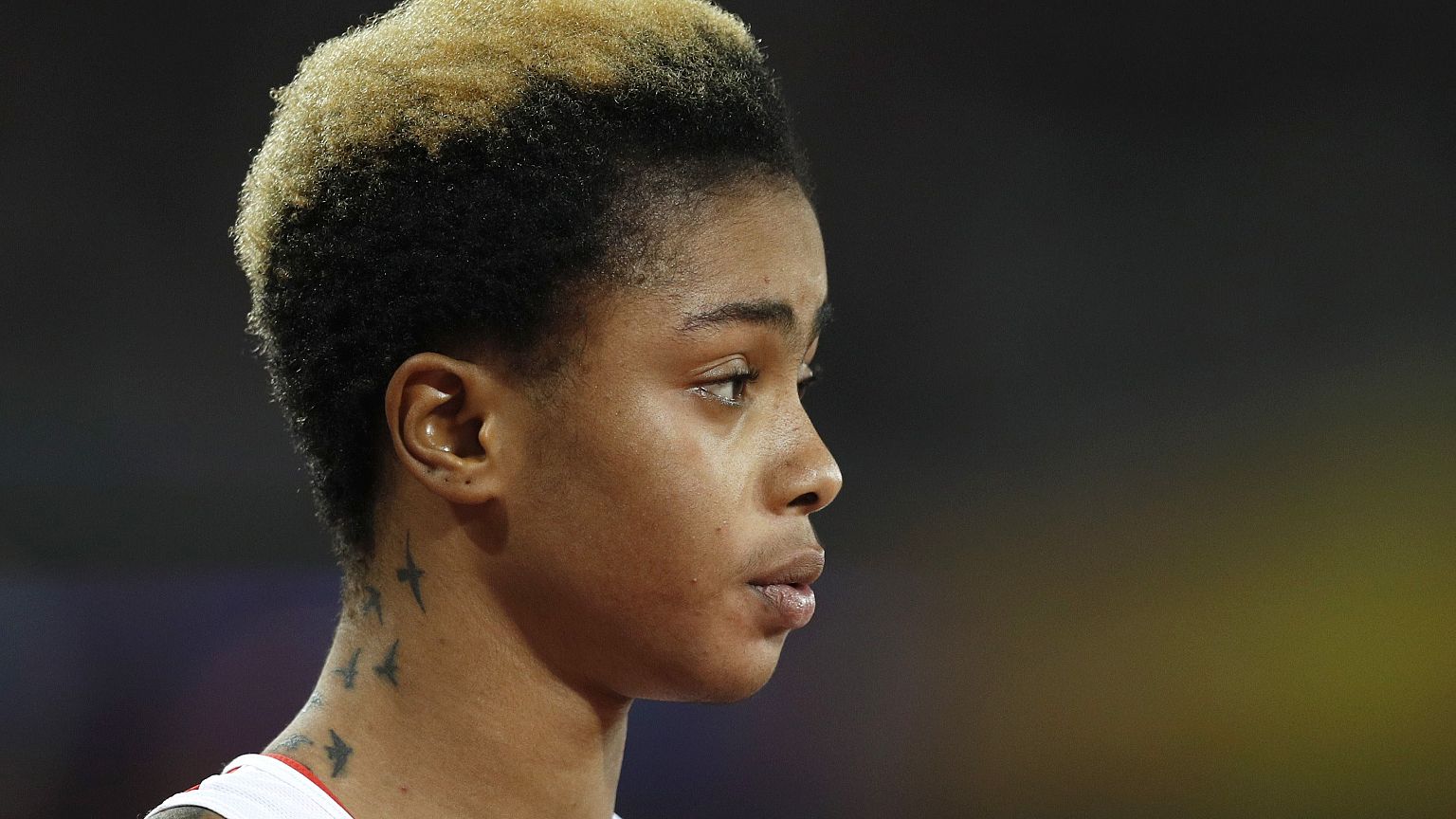 Dall'hijab a piercing e tatuaggio: la trasformazione dell'atleta del Bahrain