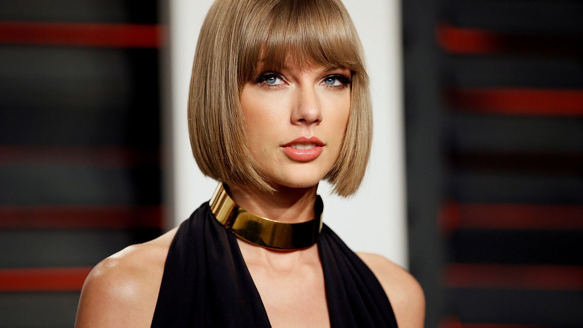Taylor Swift (27) ist ganz sicher: "Er hat mich am nackten Hintern angefasst"