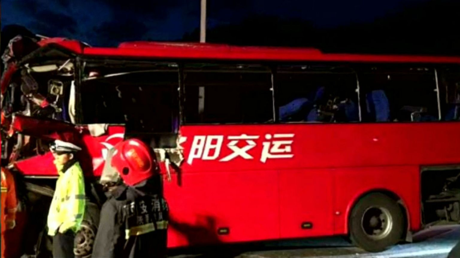 Çin'de otobüs kazası: 36 ölü