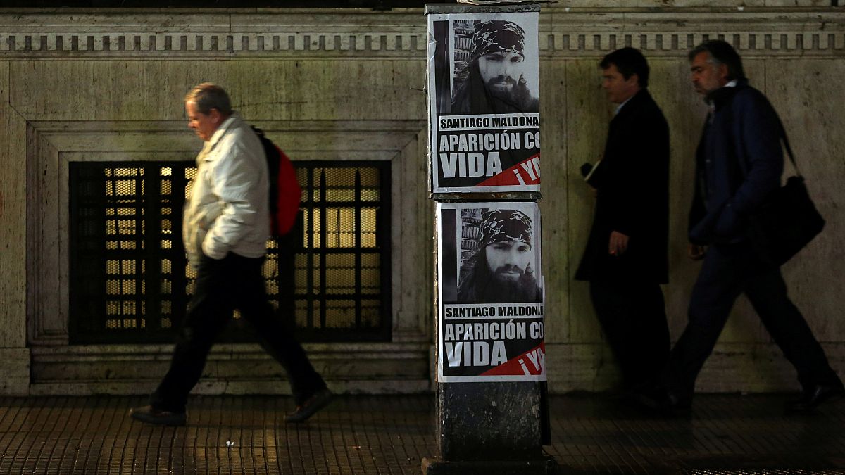 Binlerce Arjantinli kaybolan aktivist için meydanlarda