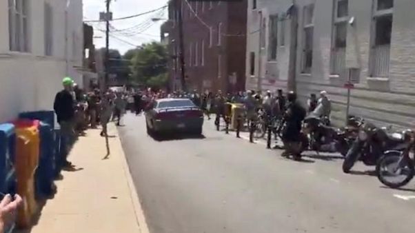 Usa: automobile contro manifestanti anti-razzisti Usa: automobile contro manifestanti anti-razzisti