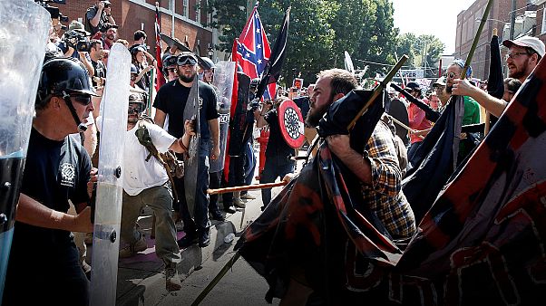 Virginia: arresti e coprifuoco dopo gli scontri di Charlottesville Virginia: arresti e coprifuoco dopo gli scontri di Charlottesville