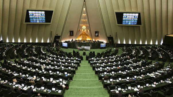 البرلمان الإيراني يصادق على تخصيص 520 مليون دولار للبرامج الصاروخية البرلمان الإيراني يصادق على تخصيص 520 مليون دولار للبرامج الصاروخية