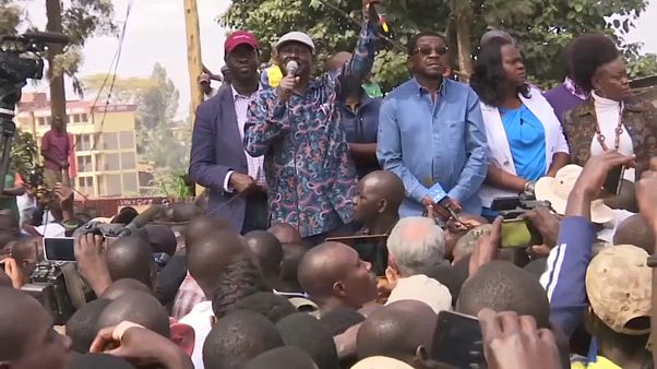 Raila Odinga apela à greve como protesto contra presidente Raila Odinga apela à greve como protesto contra presidente