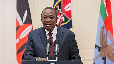 Kenya Uhuru Kenyatta dénonce des manifestations "violentes et illégales"
