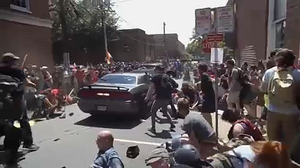 Charlottesville: la Casa Bianca tenta di spegnere le polemiche Charlottesville: la Casa Bianca tenta di spegnere le polemiche