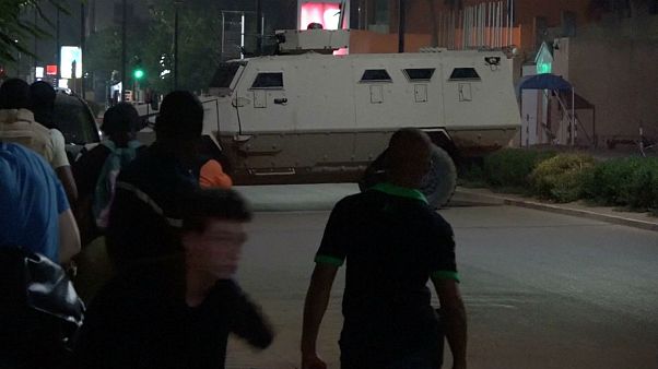 مقتل سبعة عشر شخصا واحتجاز رهائن في هجوم على مطعم تركي في واغادوغو مقتل سبعة عشر شخصا واحتجاز رهائن في هجوم على مطعم تركي في واغادوغو