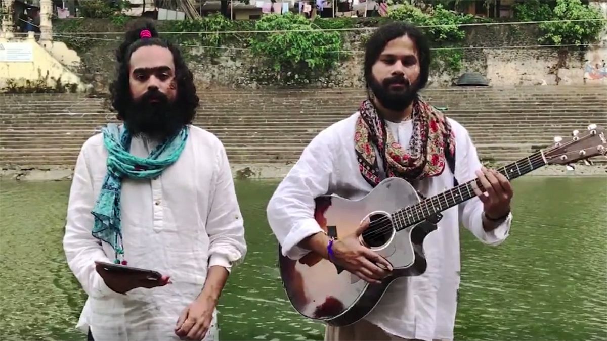 Ο εθνικός ύμνος της Ινδίας και του Πακιστάν σε ένα τραγούδι