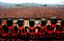 Indonesia: 10.000 ballerini ballano alll'unisono